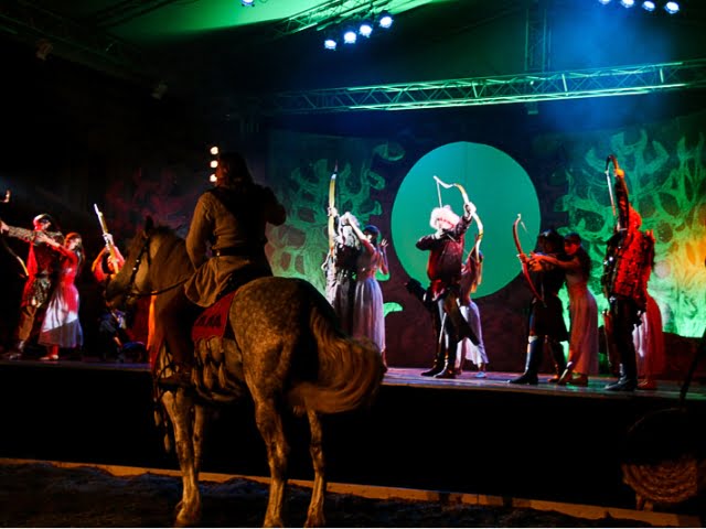 aughuszdu140820-7350