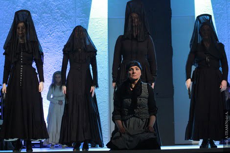 liszi_melinda_nagy_erika_hatul_tarsoly_krisztina_komaromi_anett_kara_tunde_elol_feher_timea