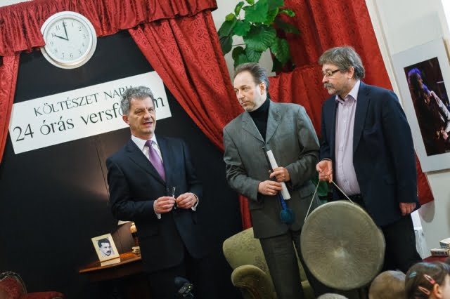 hu24418_versfolyam150410-7143