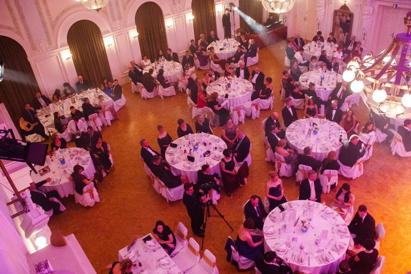 asztaltarsasagbal_0_1