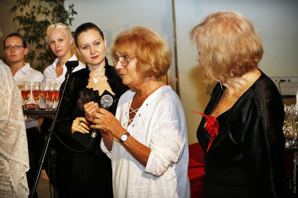 komlossy_kata_radnoti_zsuzsa_es_felkai_eszter