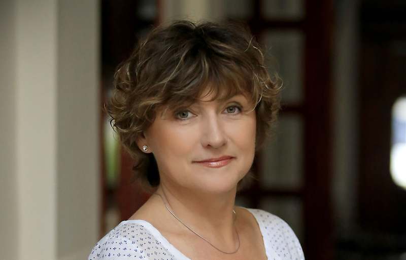 juhasz_roza_img_7179_szines_taghon