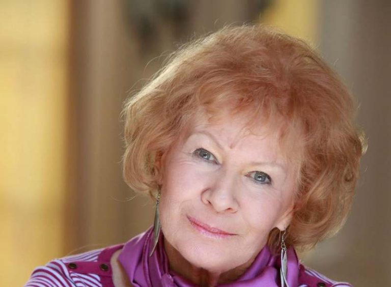 anagyvisszaterofelkaieszter anagyvisszaterofelkaieszter