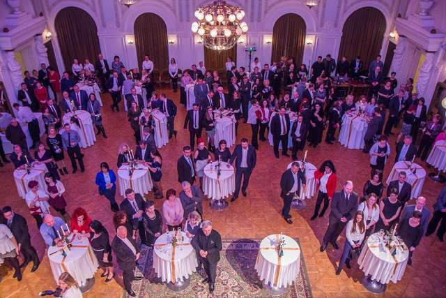 20180203_jokaiszinhazdiszbemutato_szellemurno-vacsora_045_img_5120