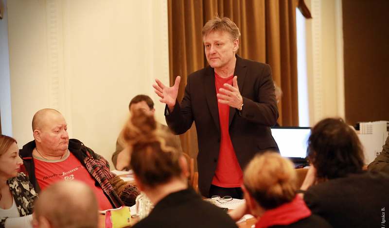 bartus_gyula_rendezi_a_darabot