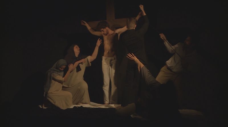 181102_halottak_napi_megemlekezes_szinhaz_14-800x445