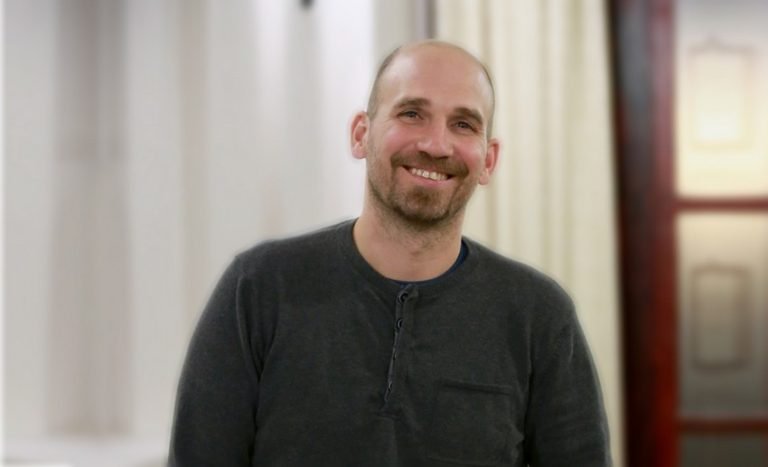 beszterczey_attila_fekvo_web beszterczey_attila_fekvo_web