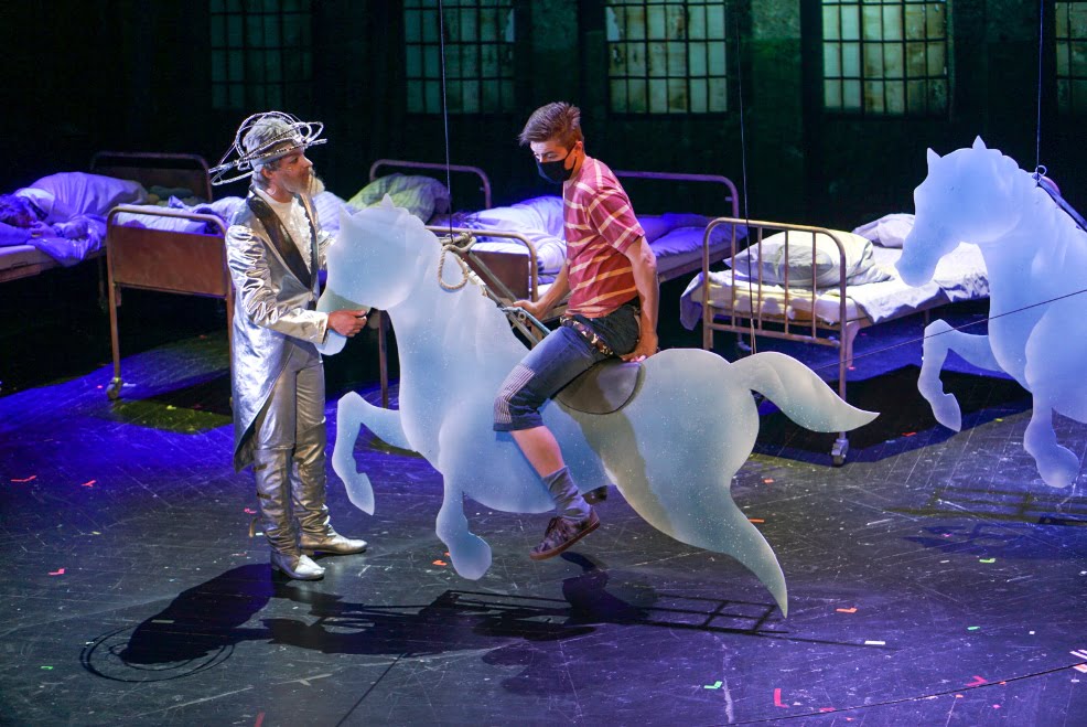 A Holdherceg és Dani, az intézeti kisfiú