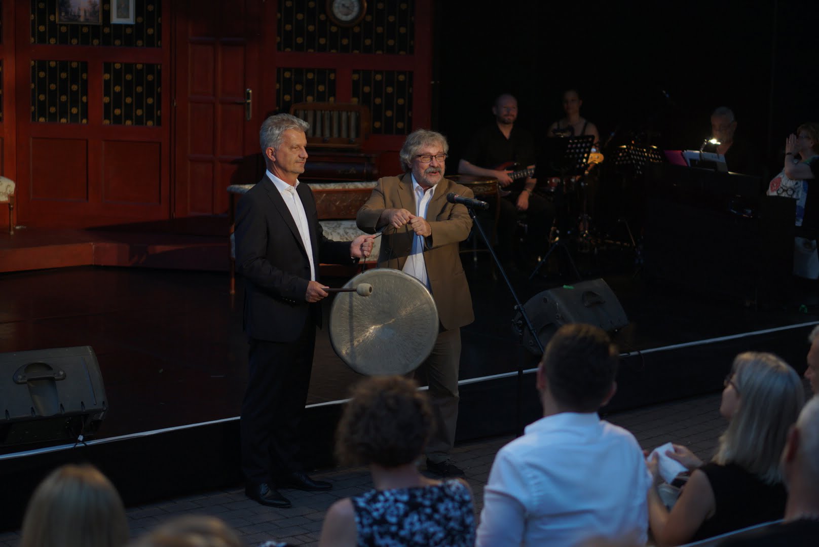 Szarvas Péter, Békéscsaba város polgármestere és Seregi Zoltán színházigazgató