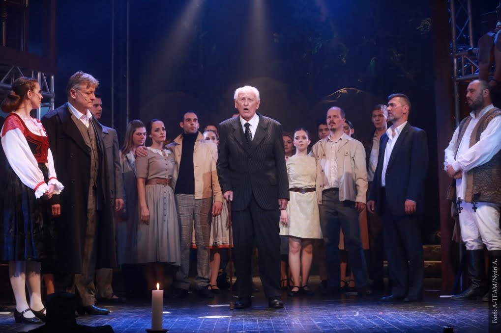 Dariday Róbert a Trianon rockopera Narrátorának szerepében