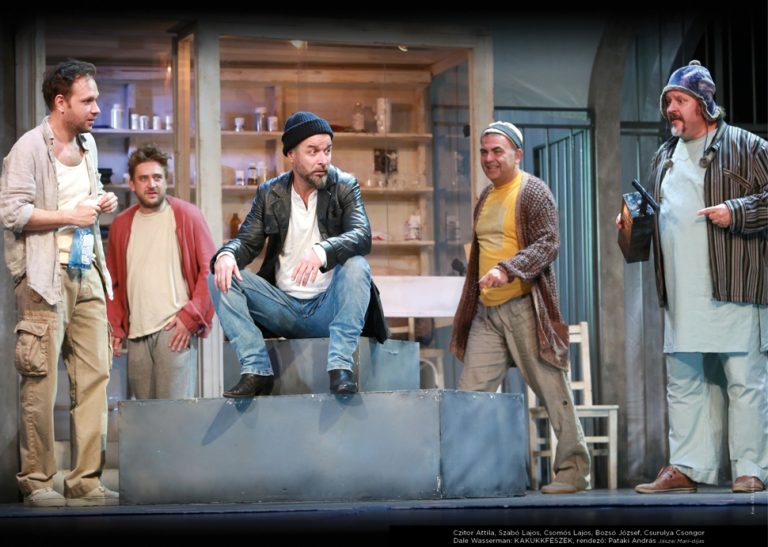 kakukkfeszek_50x70_15_web kakukkfeszek_50x70_15_web