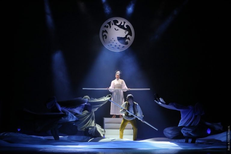 Fehérlófia jelenetkép