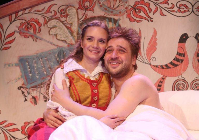 Nádra Kitti és Szabó Lajos az Énekes madár előadásban