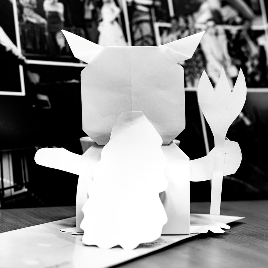 Hétszűnyű Kapanyányimonyók - Eszenyi Réka papírszobra