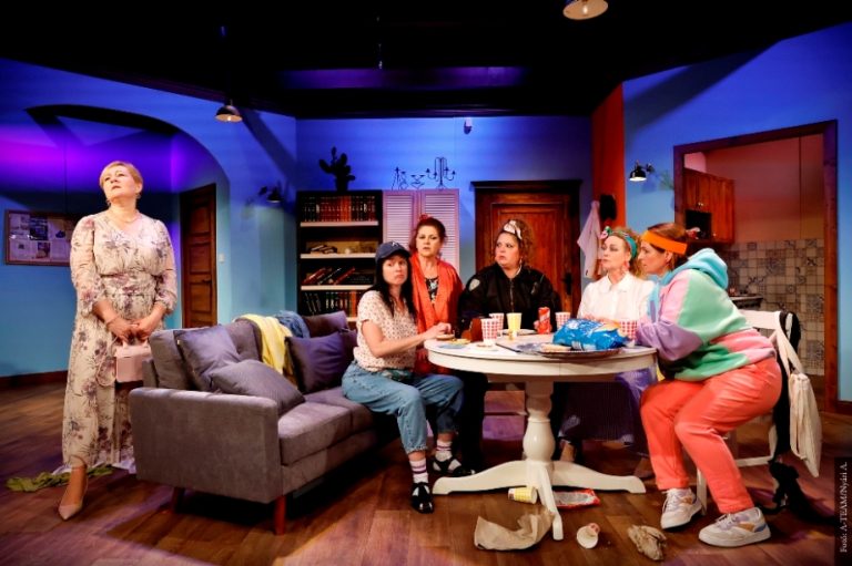 Furcsa pár (női változat)