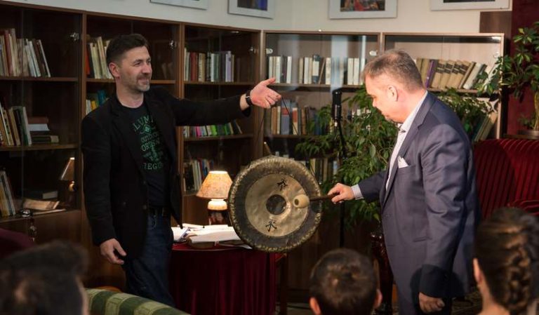 24 órás versfolyam