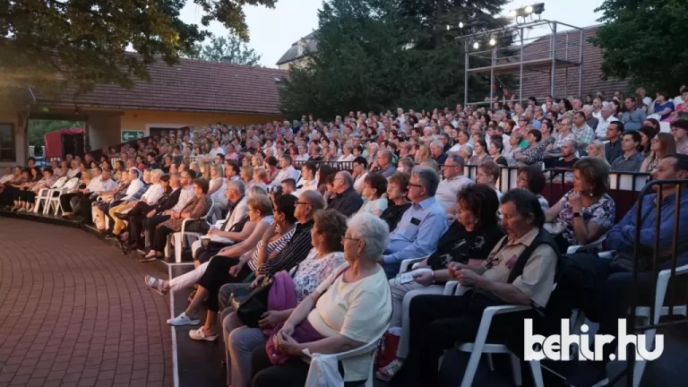 városházi_esték_behir
