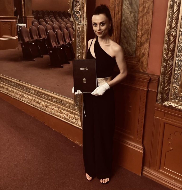 Földesi Ági_diploma