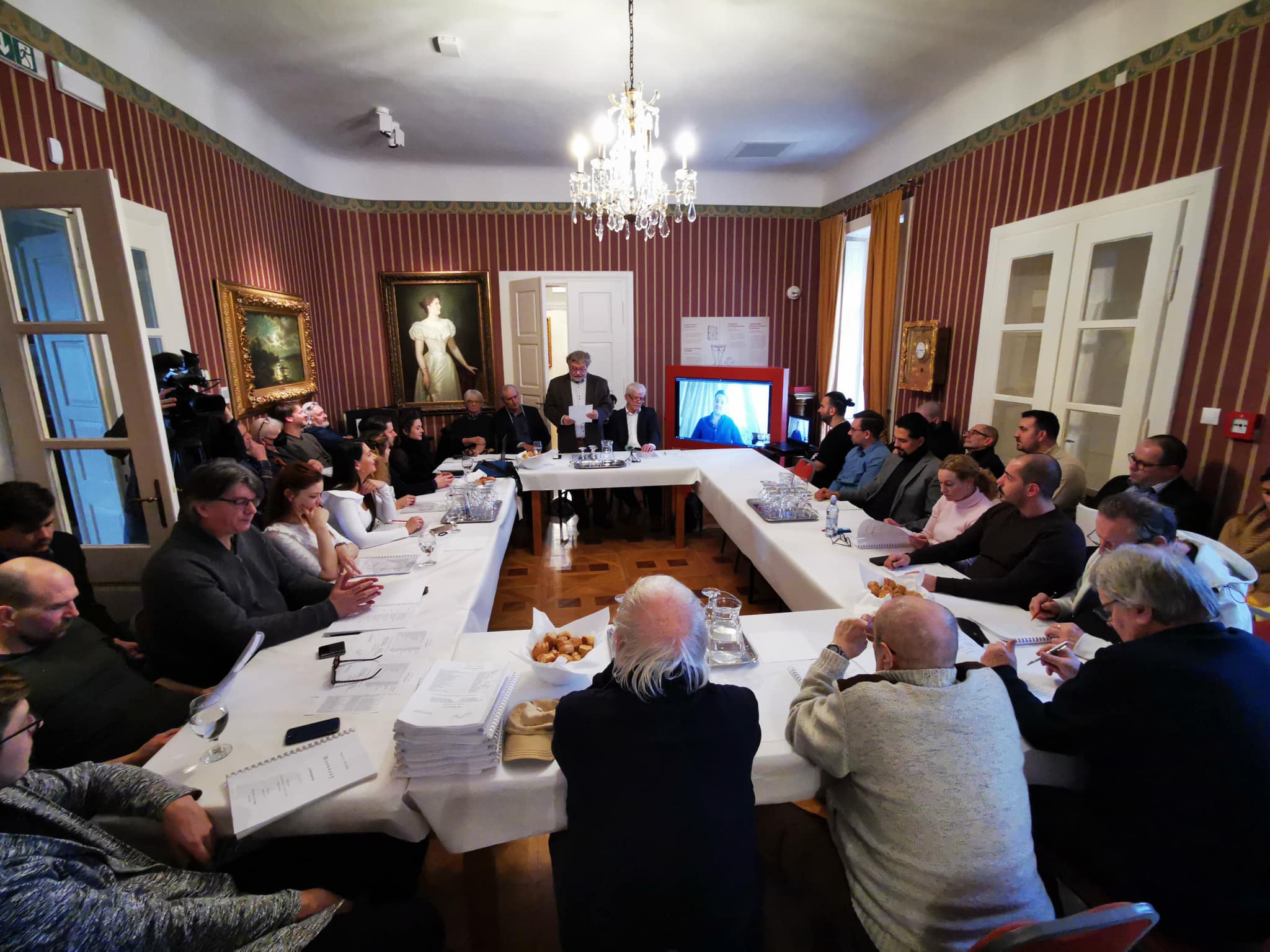 Munkácsy_olvasó_nagytotál