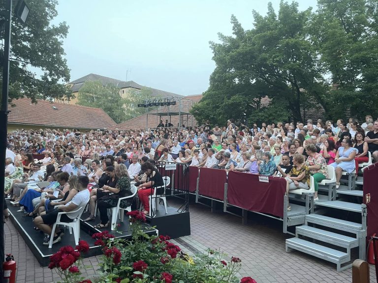 Városházi_Szeretőből